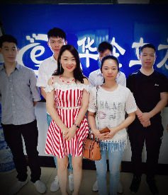 感謝鋁單板行業(yè)鄧總和小伙伴們前來公司交流網(wǎng)絡推廣工作，我們定全力以赴，不負使命，幫您把網(wǎng)絡營銷落地。